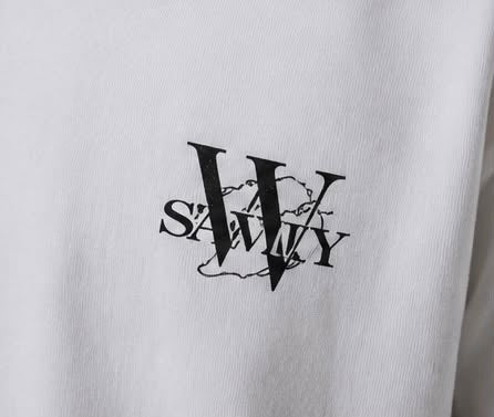 Skull Crest Tee — Vintage Gothic Graphic T-Shirt